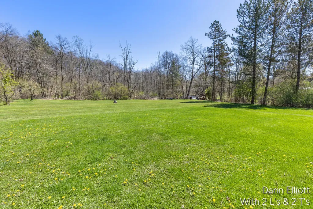 956 Prairie Creek Road Ionia Township MI 48846