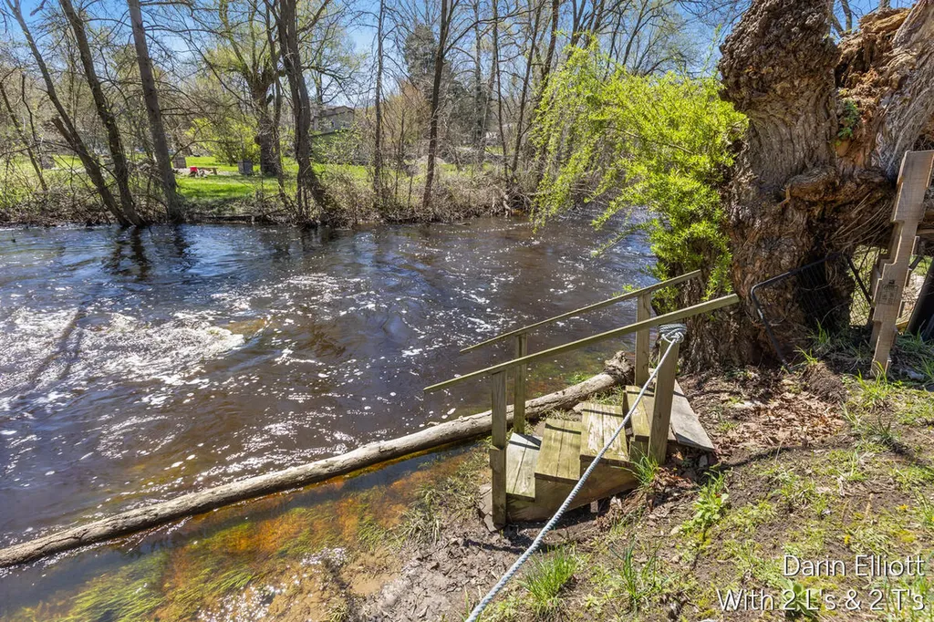 956 Prairie Creek Road Ionia Township MI 48846