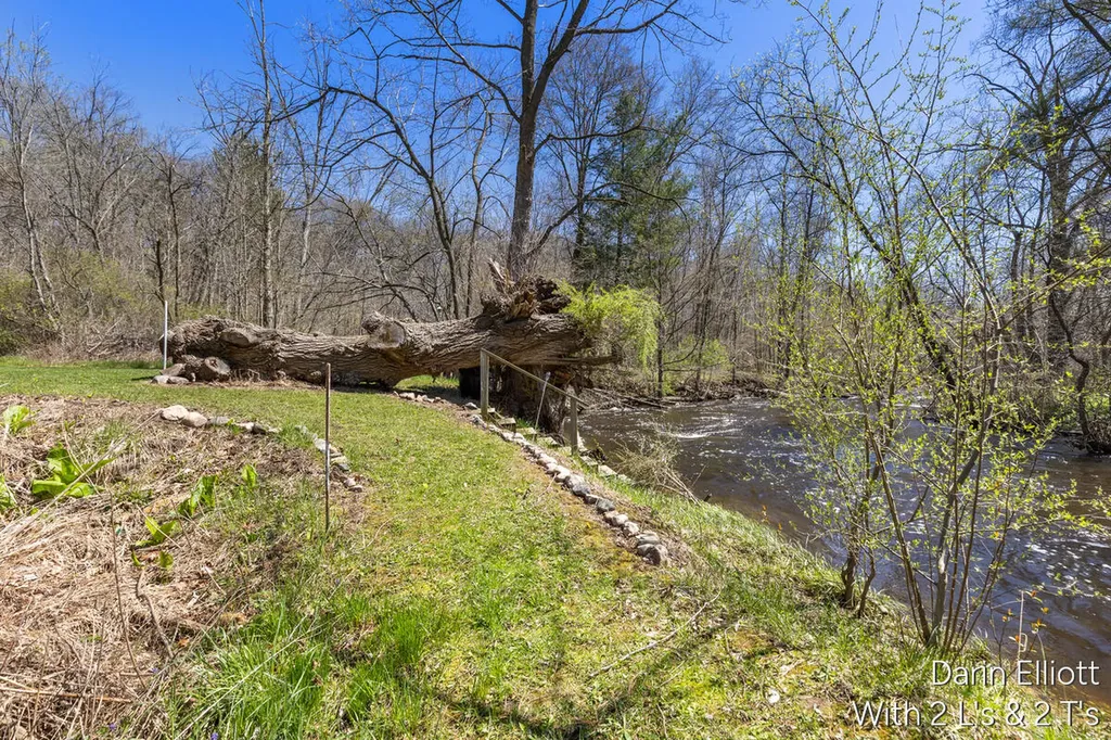 956 Prairie Creek Road Ionia Township MI 48846