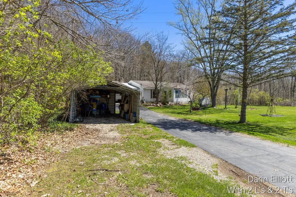 956 Prairie Creek Road Ionia Township MI 48846