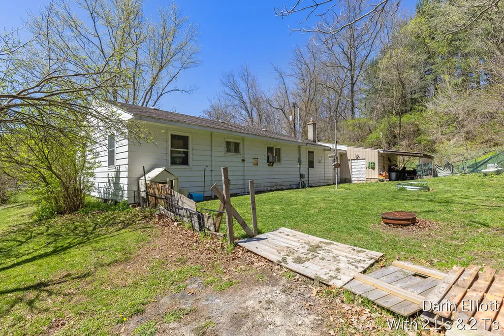 956 Prairie Creek Road Ionia Township MI 48846