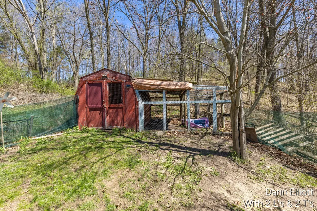 956 Prairie Creek Road Ionia Township MI 48846