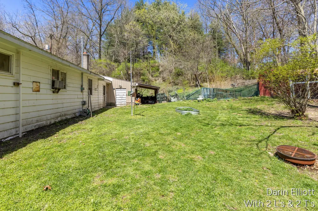 956 Prairie Creek Road Ionia Township MI 48846