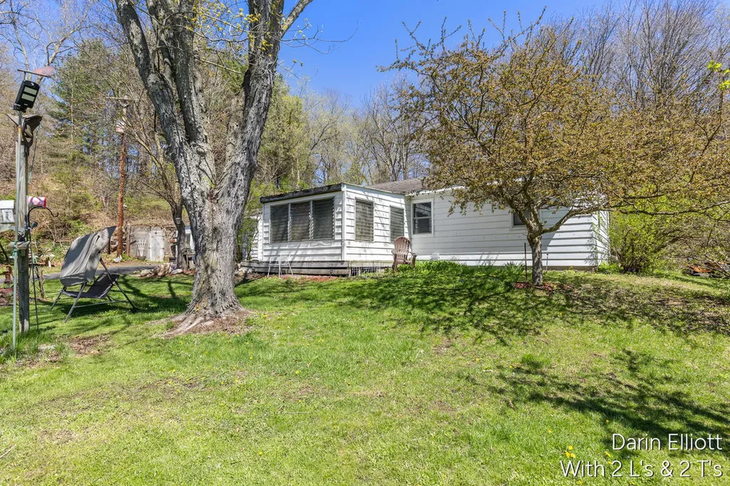 956 Prairie Creek Road Ionia Township MI 48846