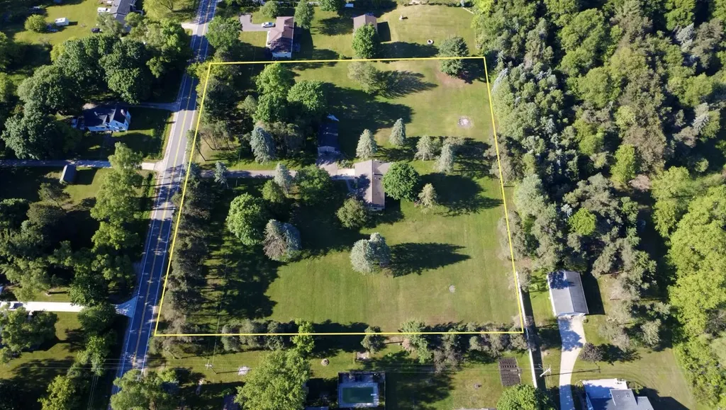9941 Courtland Drive NE Courtland Township MI 49341