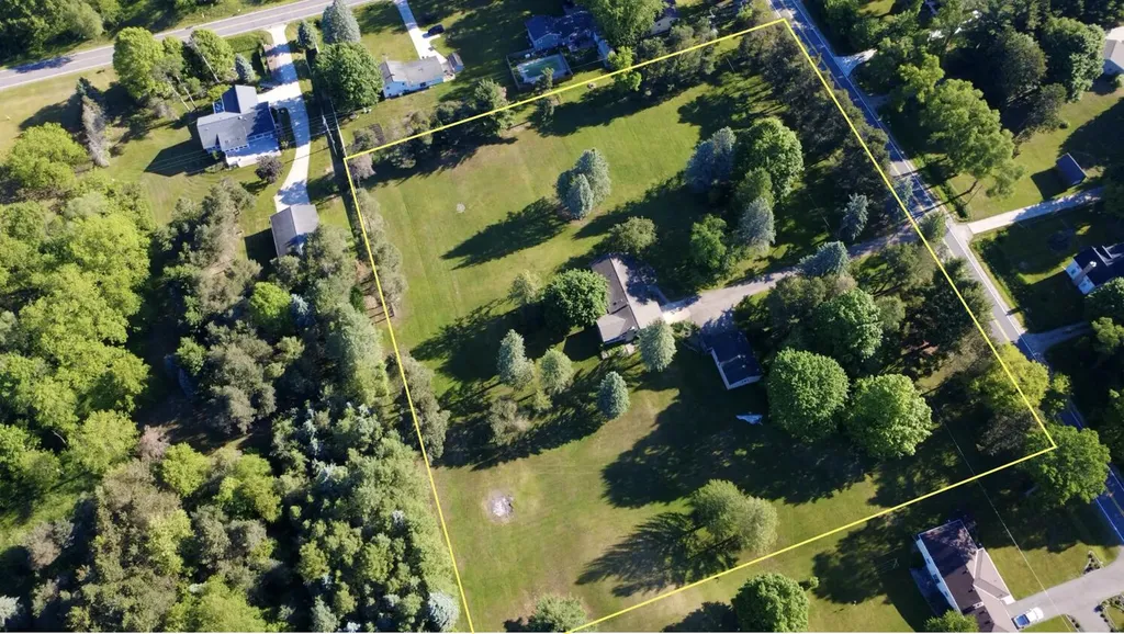 9941 Courtland Drive NE Courtland Township MI 49341