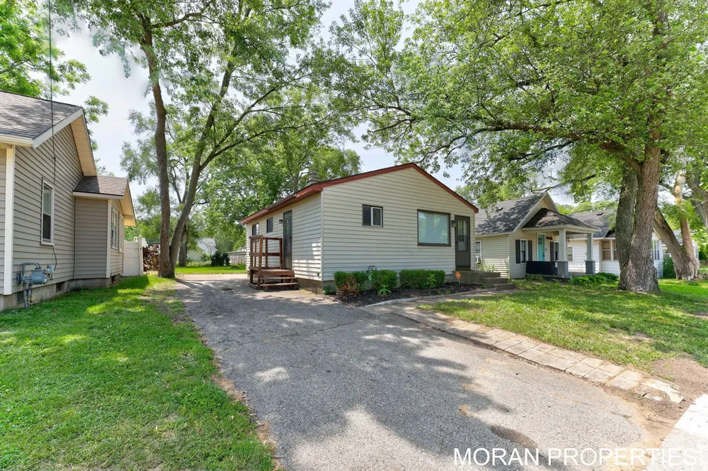 248 Himes Street SE Wyoming City MI 49548