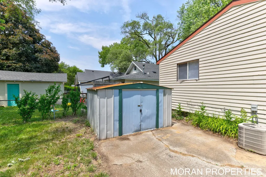 248 Himes Street SE Wyoming City MI 49548