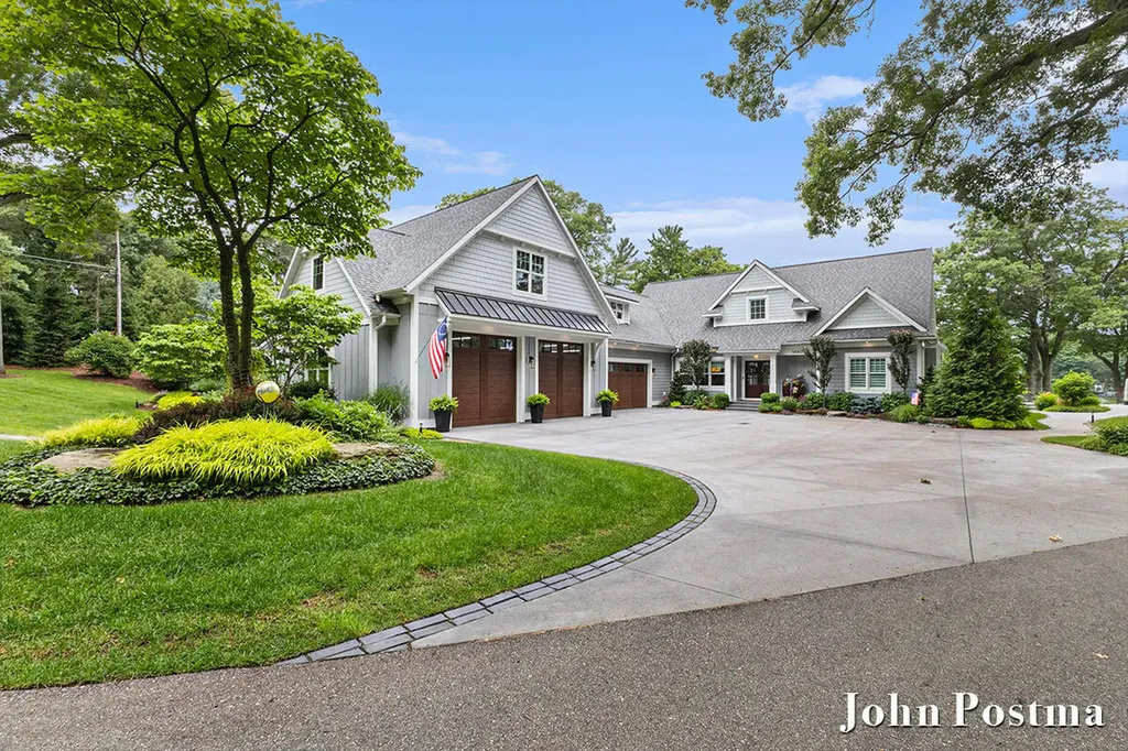 18809 N Fruitport Road Spring Lake Township MI 49456