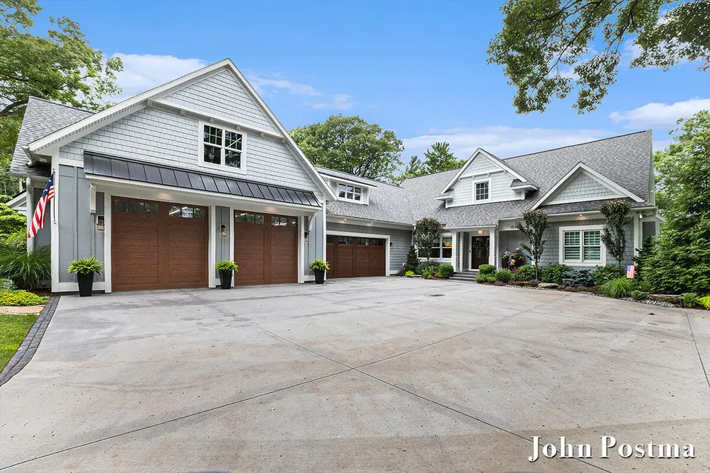 18809 N Fruitport Road Spring Lake Township MI 49456