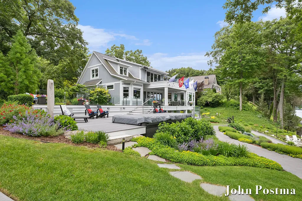 18809 N Fruitport Road Spring Lake Township MI 49456