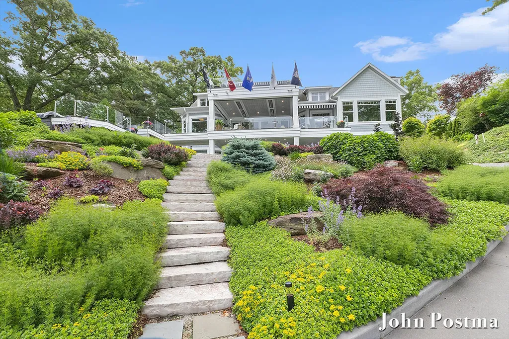 18809 N Fruitport Road Spring Lake Township MI 49456