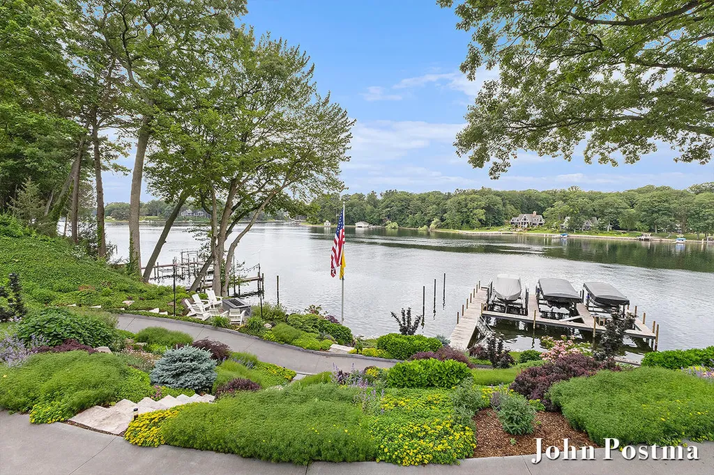 18809 N Fruitport Road Spring Lake Township MI 49456