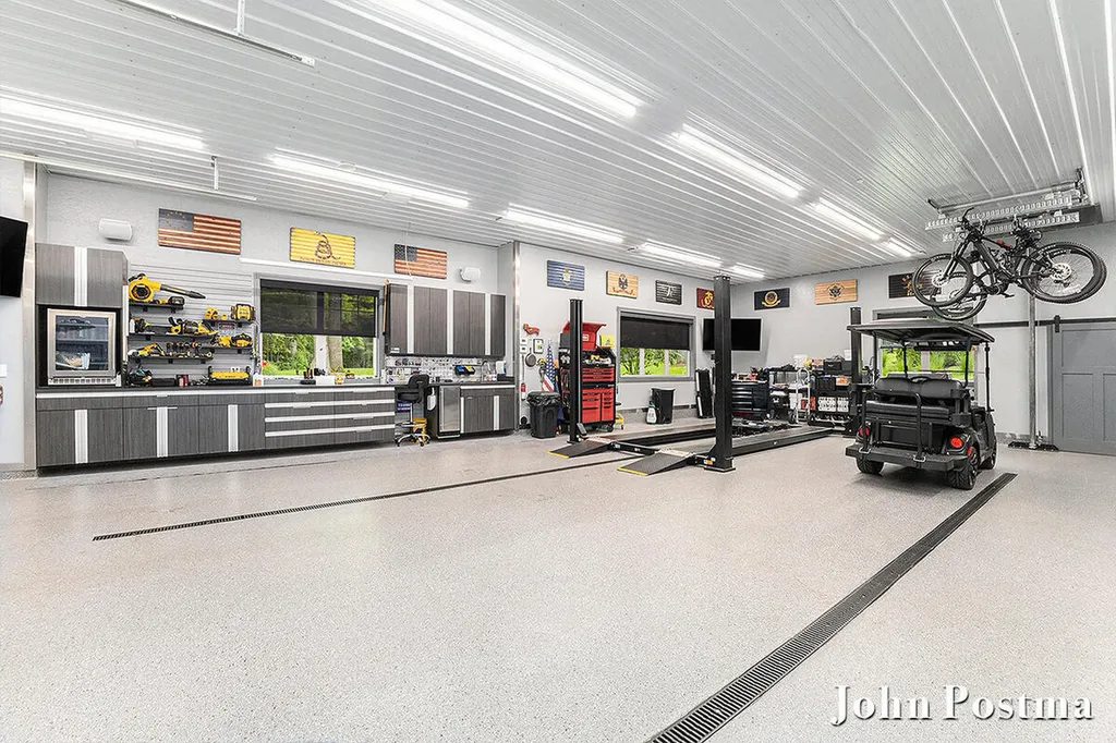 18809 N Fruitport Road Spring Lake Township MI 49456