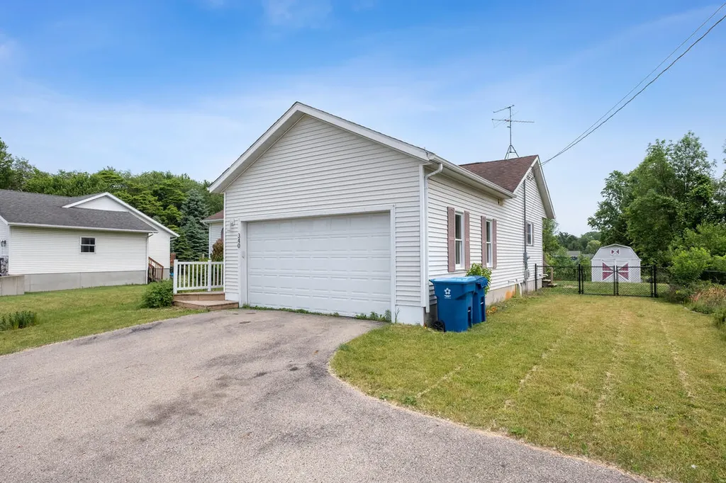 340 64th Avenue N Coopersville City MI 49404