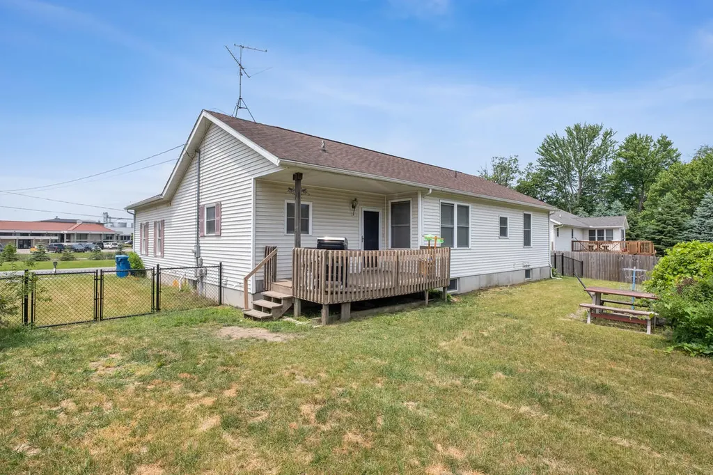 340 64th Avenue N Coopersville City MI 49404