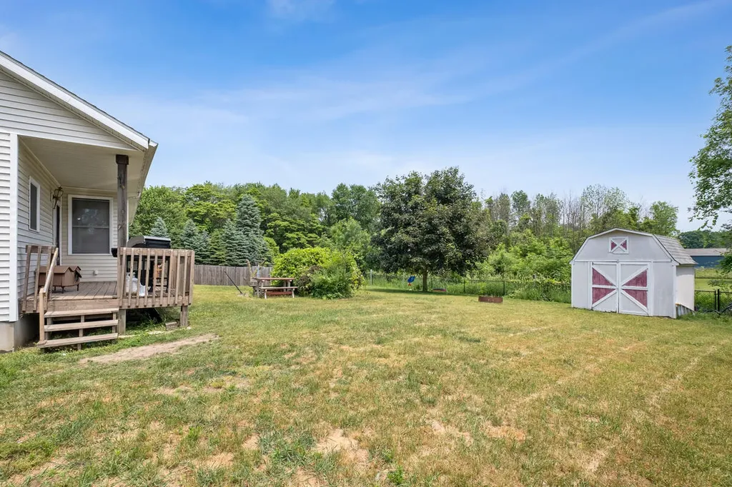 340 64th Avenue N Coopersville City MI 49404