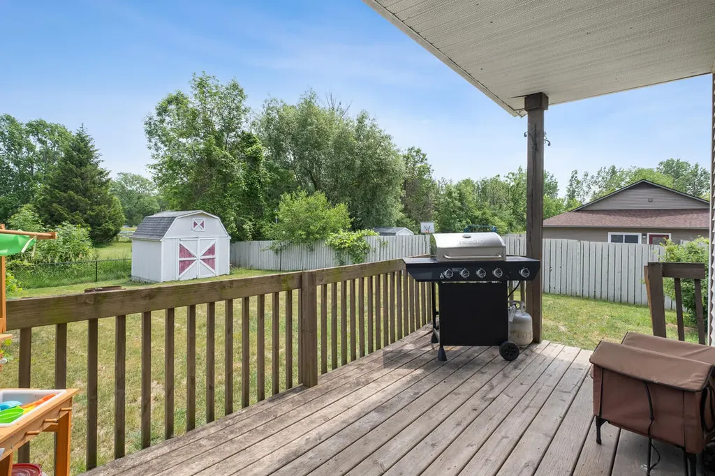 340 64th Avenue N Coopersville City MI 49404