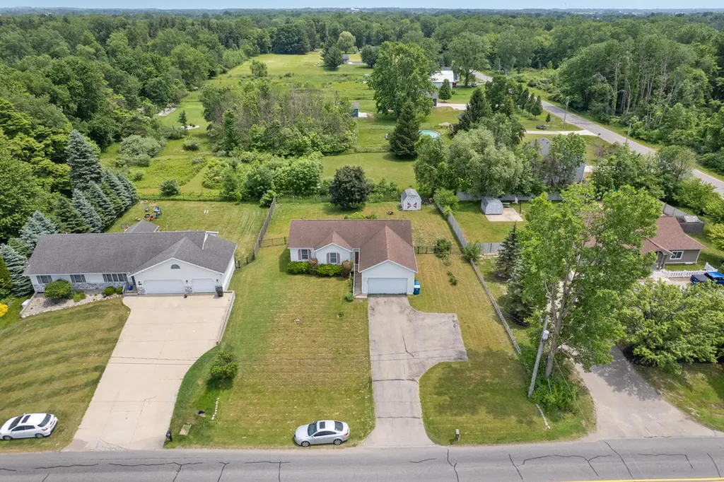 340 64th Avenue N Coopersville City MI 49404