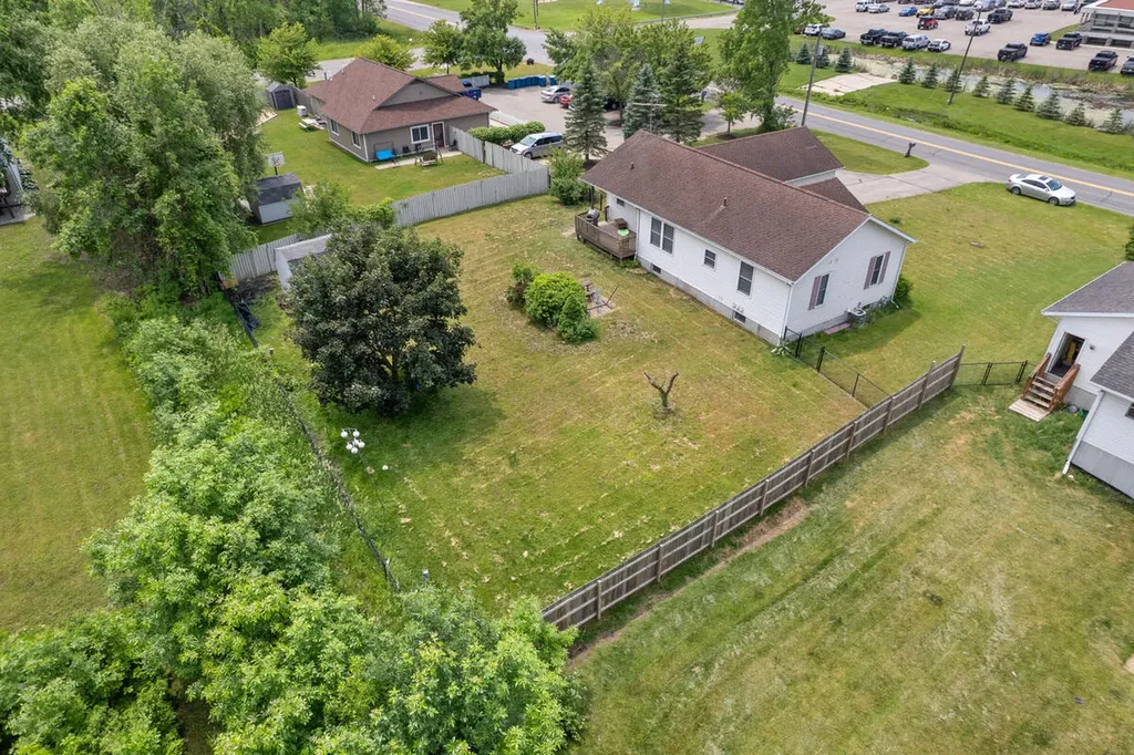 340 64th Avenue N Coopersville City MI 49404