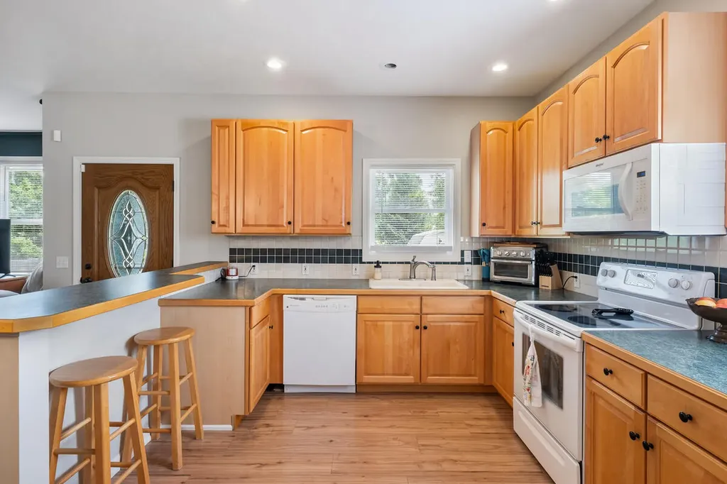 340 64th Avenue N Coopersville City MI 49404