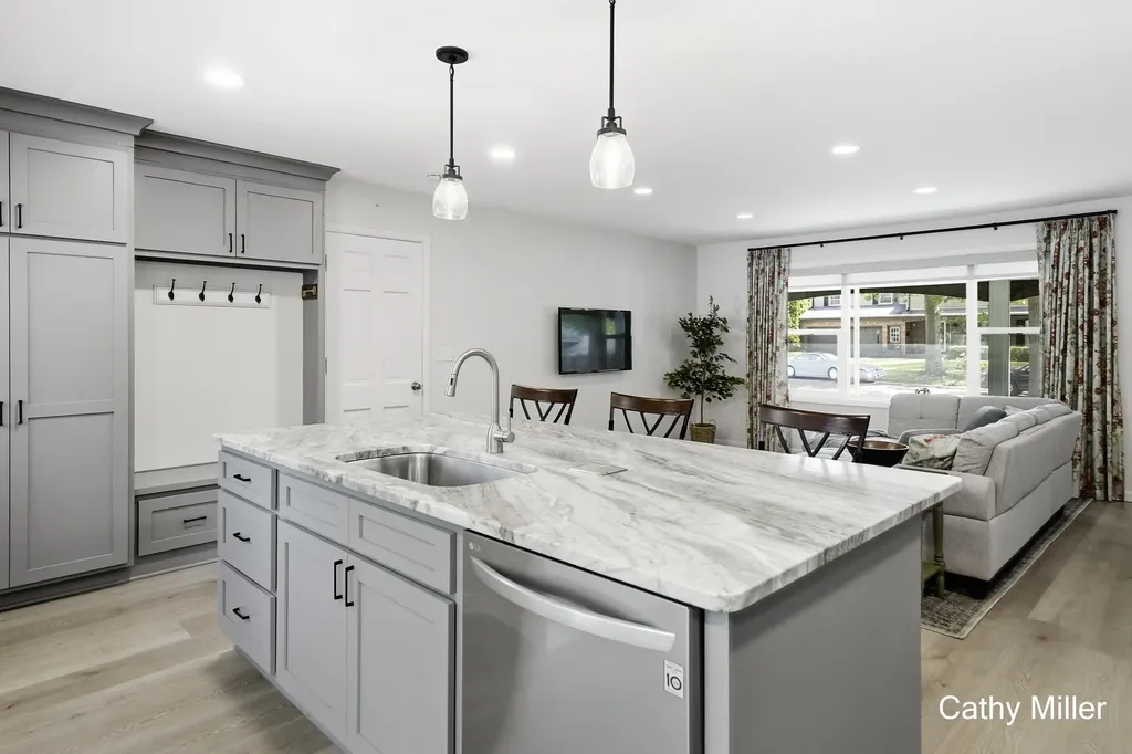 2223 Rosewood Avenue SE Grand Rapids City MI 49506