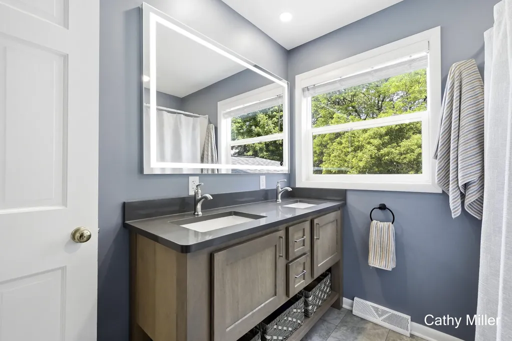 2223 Rosewood Avenue SE Grand Rapids City MI 49506