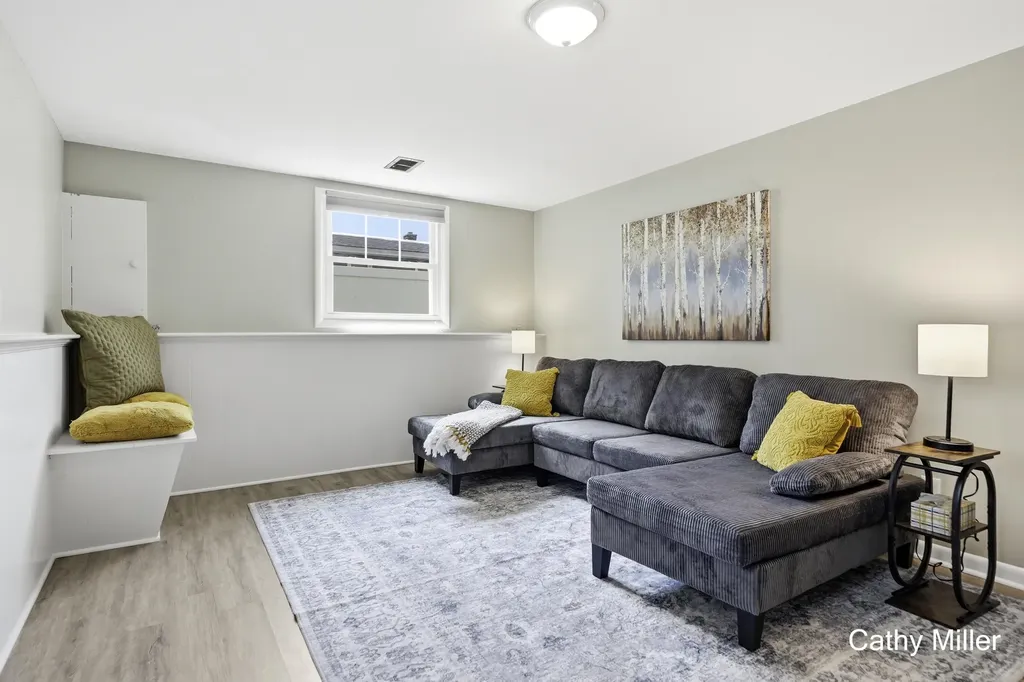2223 Rosewood Avenue SE Grand Rapids City MI 49506