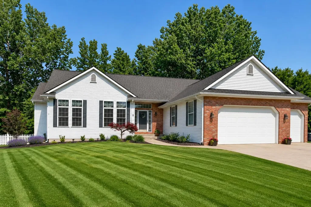 3393 Breton Valley Drive SE Kentwood City MI 49512