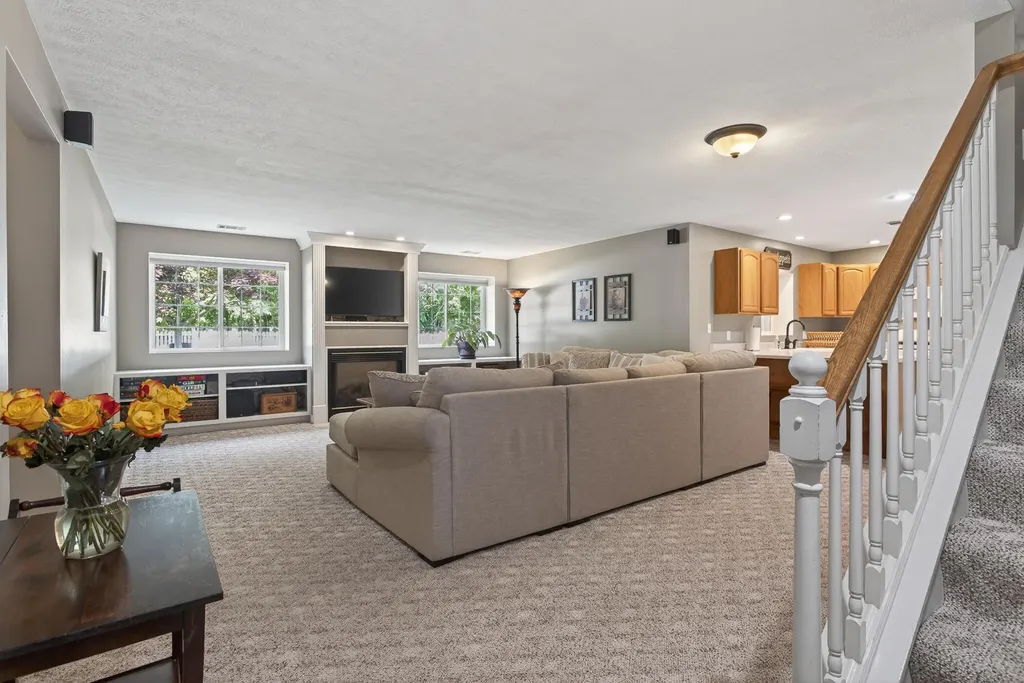 3393 Breton Valley Drive SE Kentwood City MI 49512