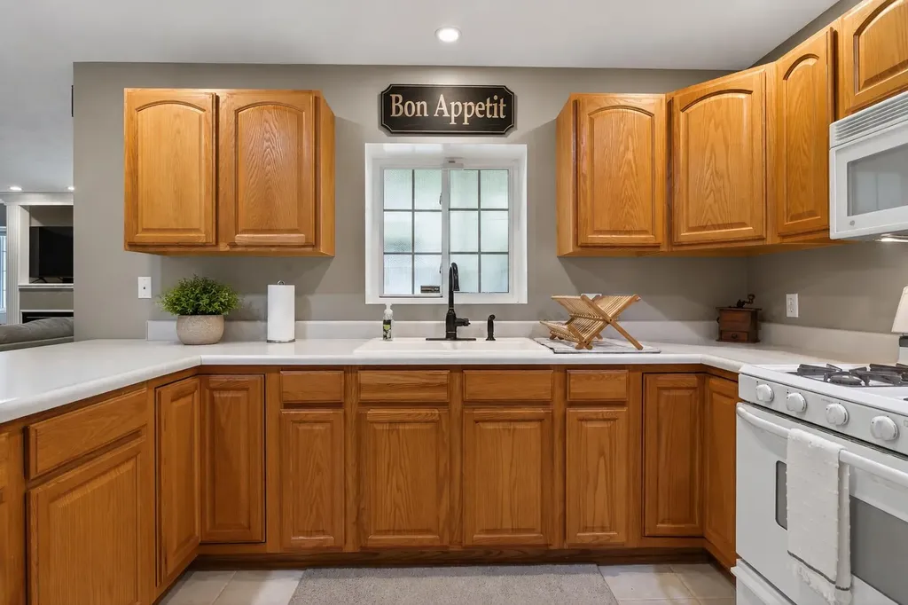 3393 Breton Valley Drive SE Kentwood City MI 49512