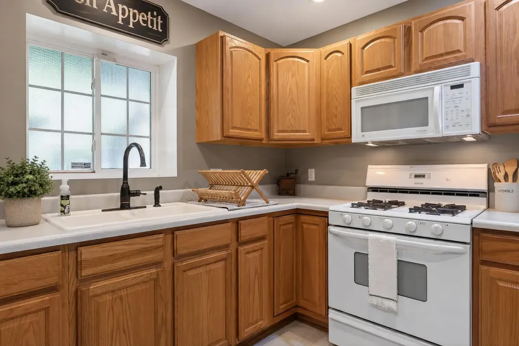 3393 Breton Valley Drive SE Kentwood City MI 49512