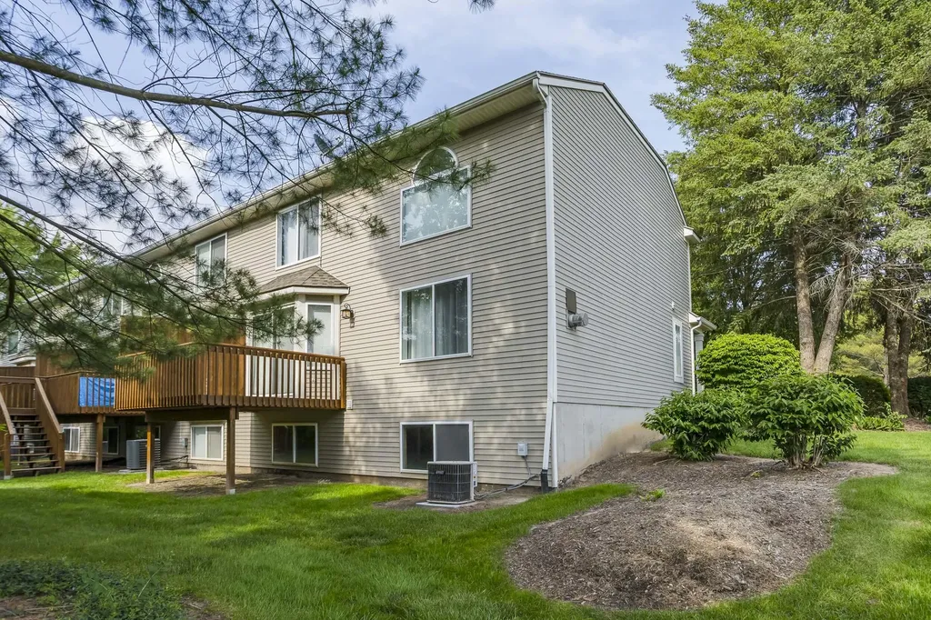 3731 Old Elm Drive SE Kentwood City MI 49512