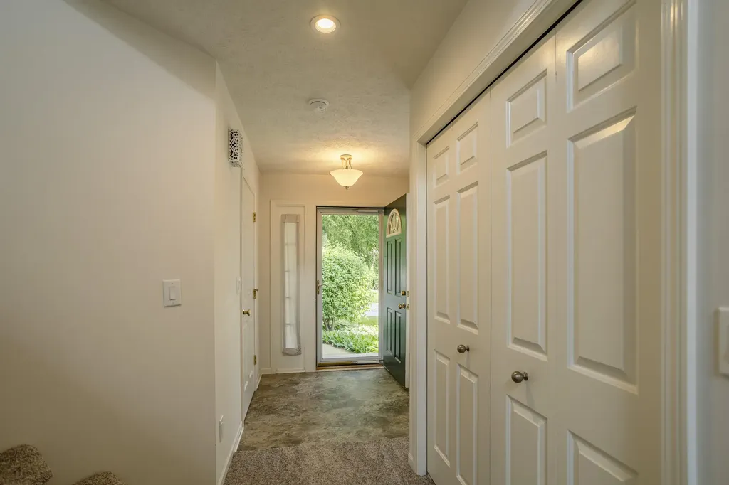 3731 Old Elm Drive SE Kentwood City MI 49512