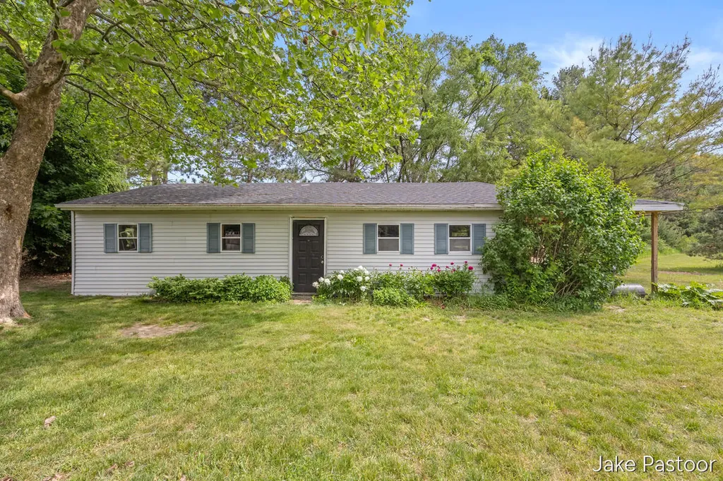 9951 10 Mile Road NE Oakfield Township MI 49341