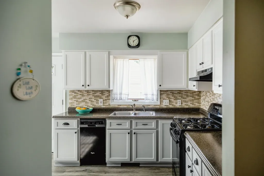 1012 Calvary Avenue NW Grand Rapids City MI 49504