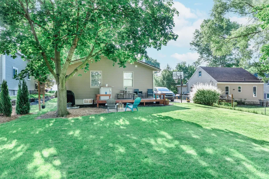 1012 Calvary Avenue NW Grand Rapids City MI 49504