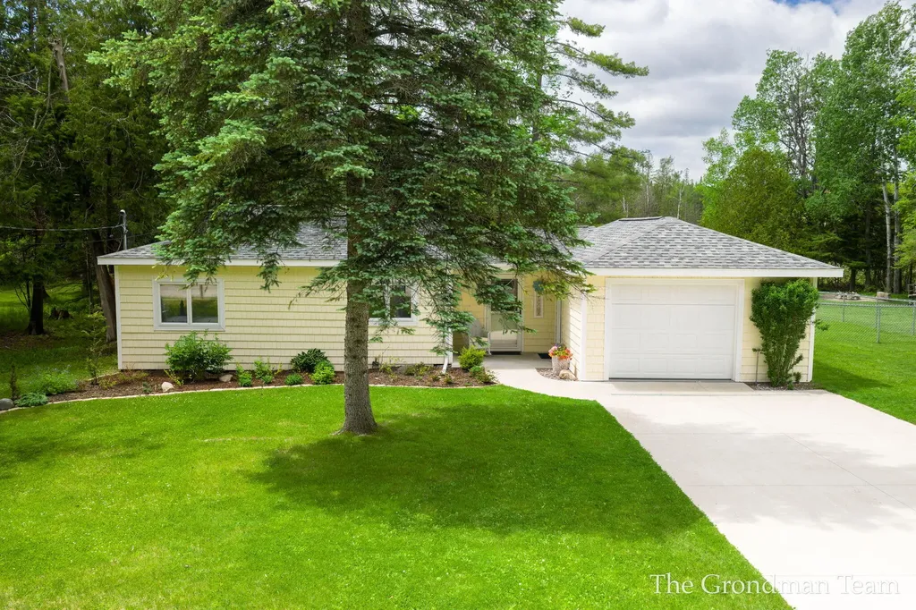 7170 Spring Street Alanson Village MI 49706