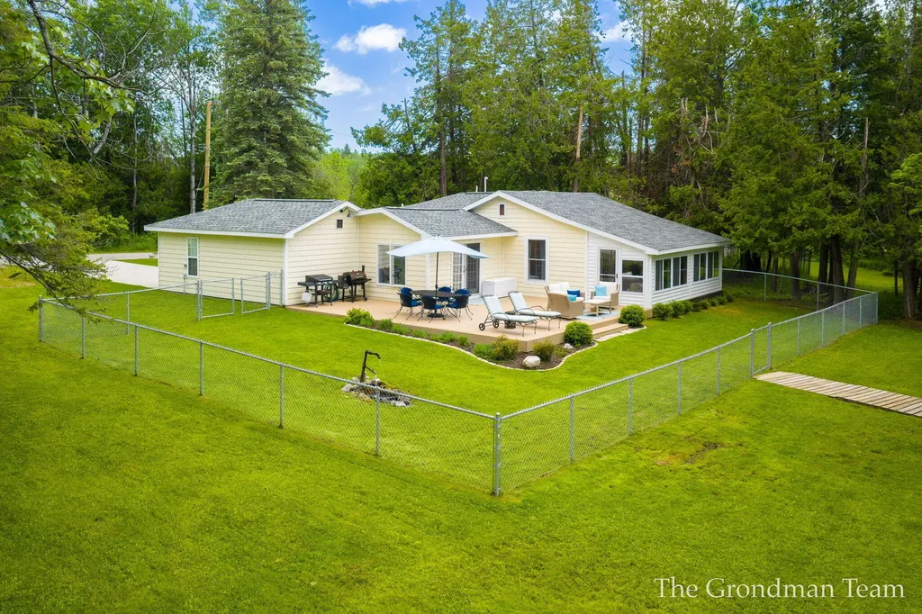 7170 Spring Street Alanson Village MI 49706