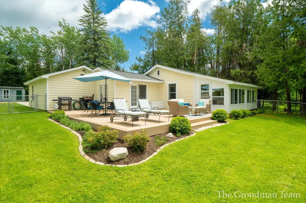 7170 Spring Street Alanson Village MI 49706