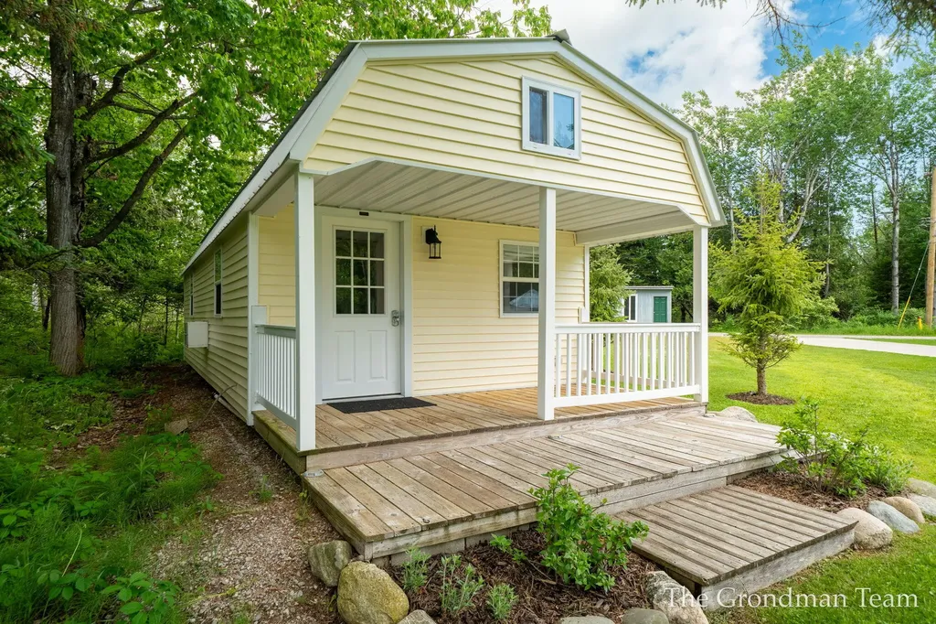 7170 Spring Street Alanson Village MI 49706