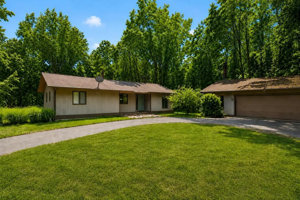 4736 Burton Street SE Kentwood City MI 49546