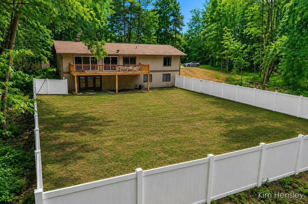 4736 Burton Street SE Kentwood City MI 49546