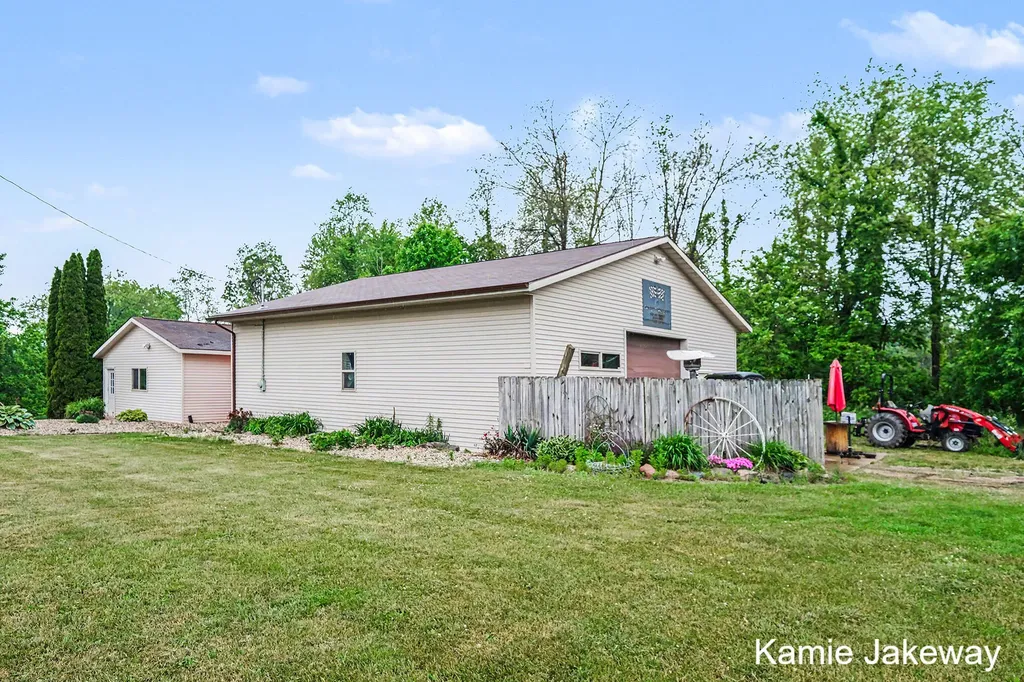 8395 Mcarthur Avenue NE Grattan Township MI 48809