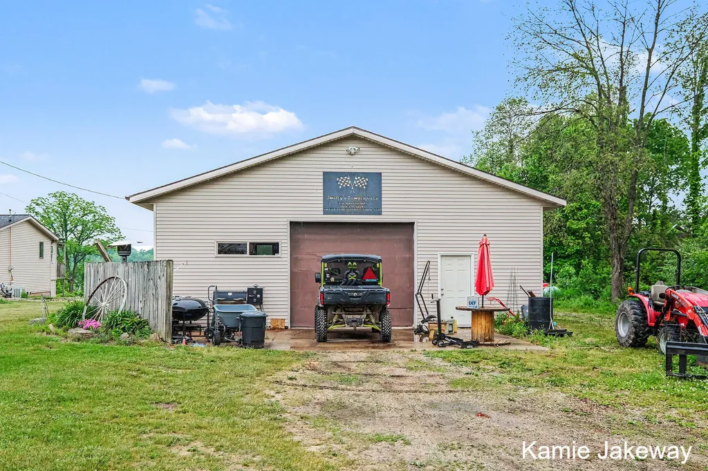 8395 Mcarthur Avenue NE Grattan Township MI 48809