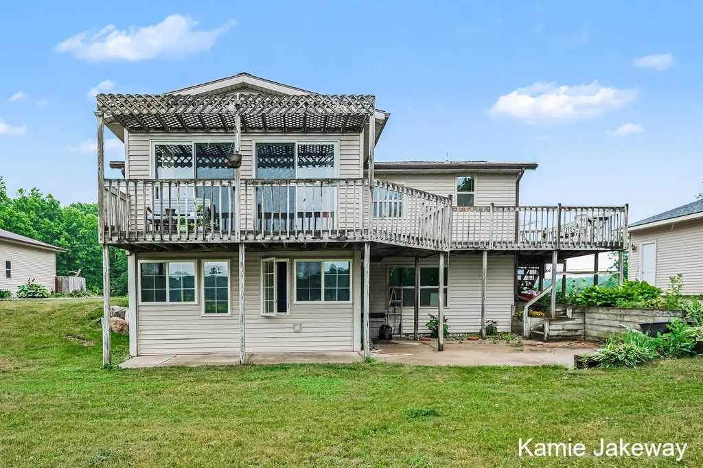8395 Mcarthur Avenue NE Grattan Township MI 48809