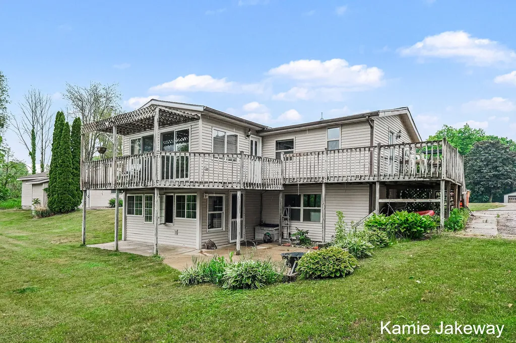 8395 Mcarthur Avenue NE Grattan Township MI 48809