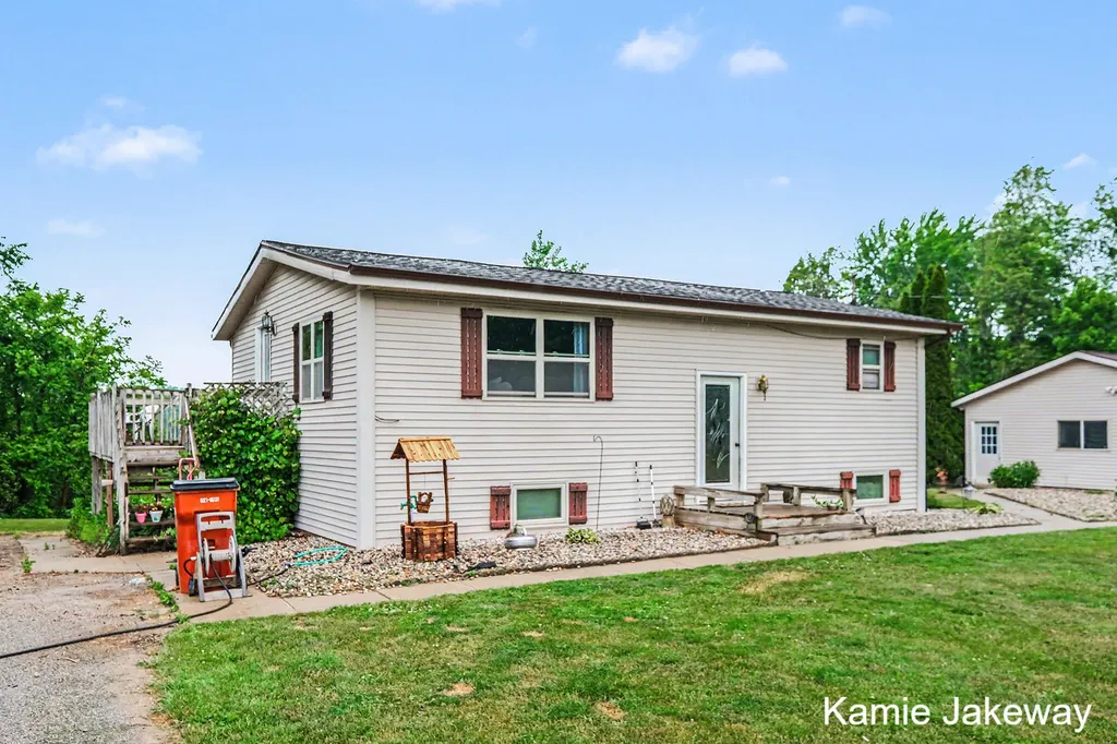8395 Mcarthur Avenue NE Grattan Township MI 48809