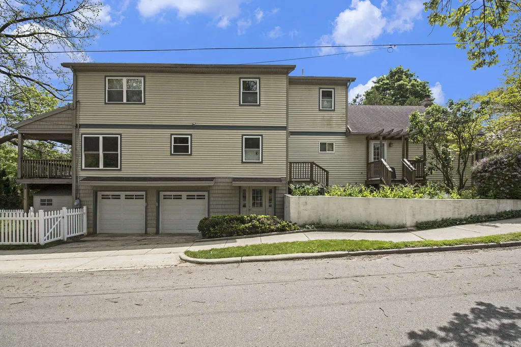 916 Brooks Street Ann Arbor City MI 48103