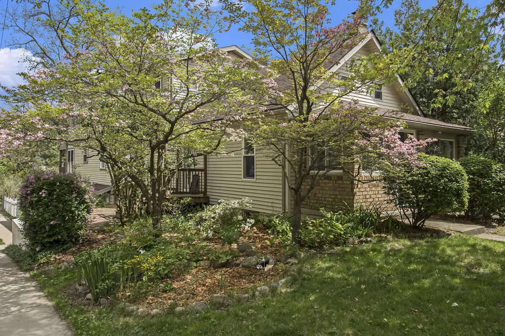 916 Brooks Street Ann Arbor City MI 48103